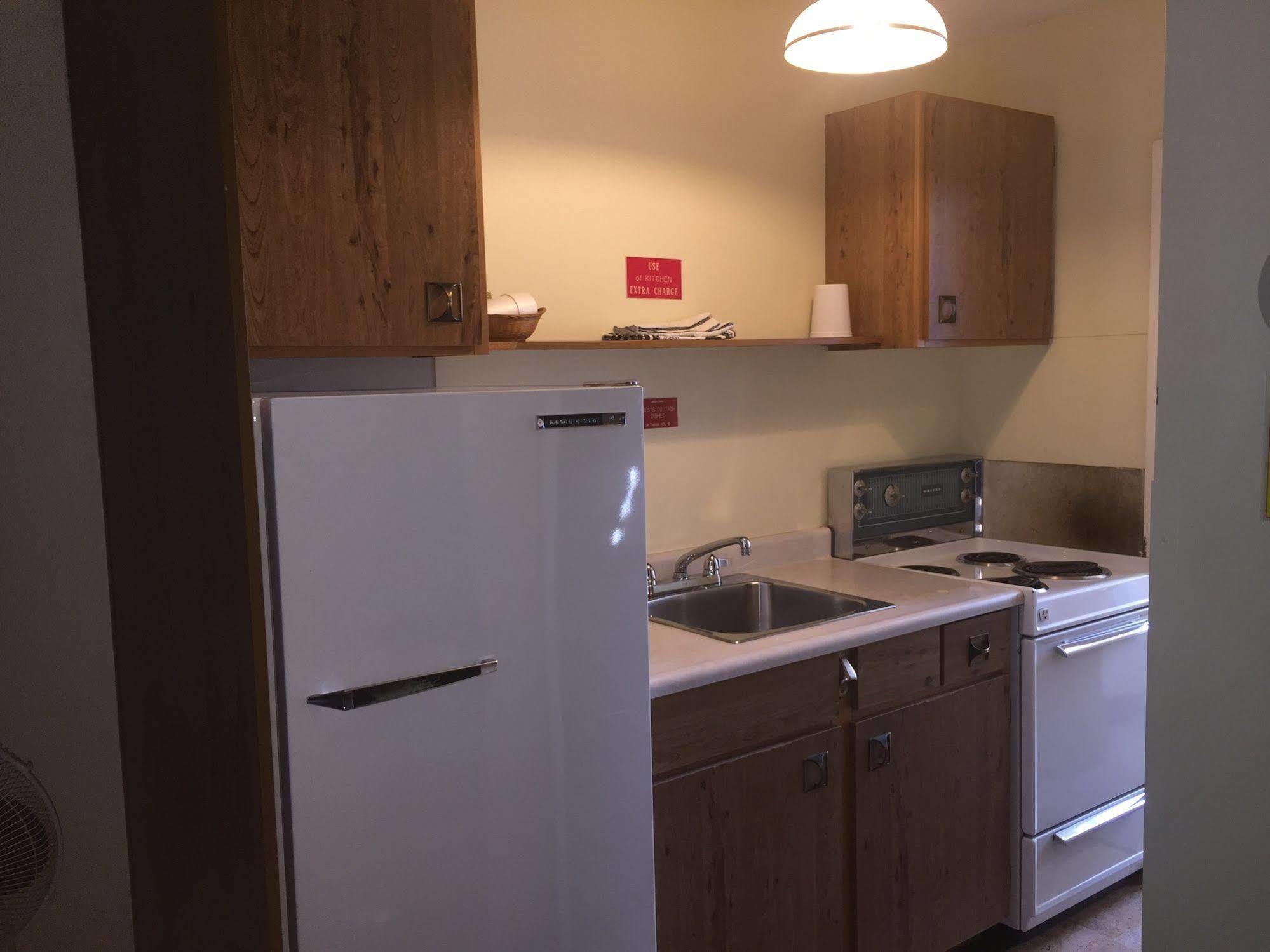 Tyee Village Motel Πορτ Άλμπερνι Εξωτερικό φωτογραφία